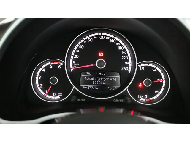 Volkswagen Beetle 2.0 TDI 140pk Design 2013 Diesel 29