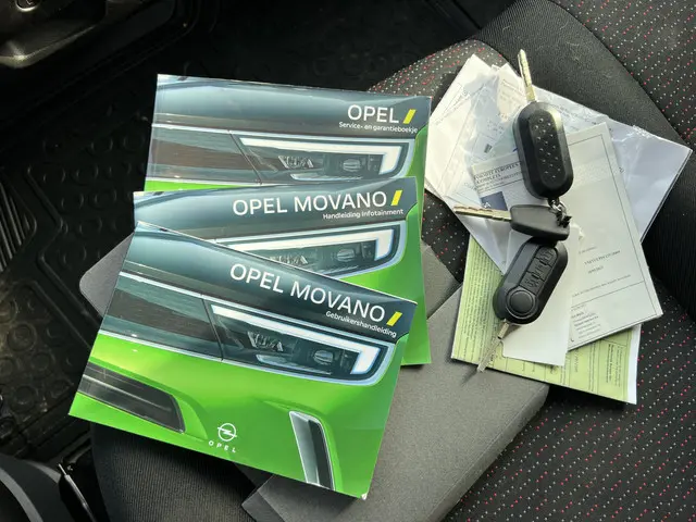 Opel Movano 35 2.2D 165 L2H2 Edition 2022 Diesel 31