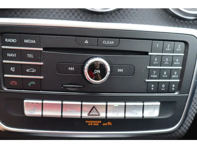Mercedes-Benz A-Klasse 200 d Prestige 2016 Diesel 32