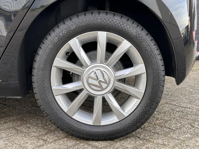 Volkswagen up! 1.0 BMT high up! 2017 Benzine 6