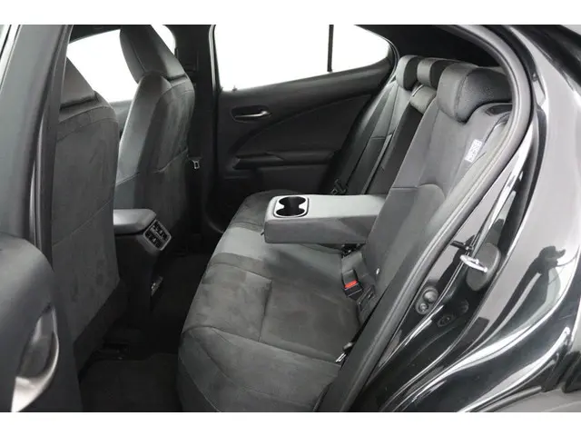 Lexus UX 300e Business 54 kWh 2020 Elektrisch 38