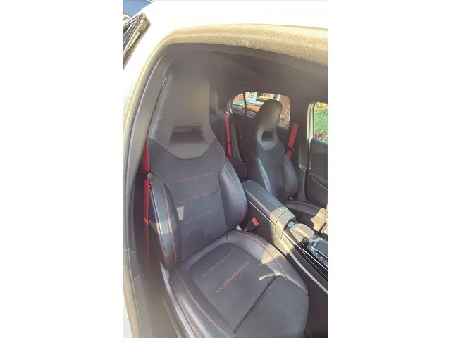 Mercedes-Benz A-Klasse AMG 35 4MATIC 2020 Benzine 16