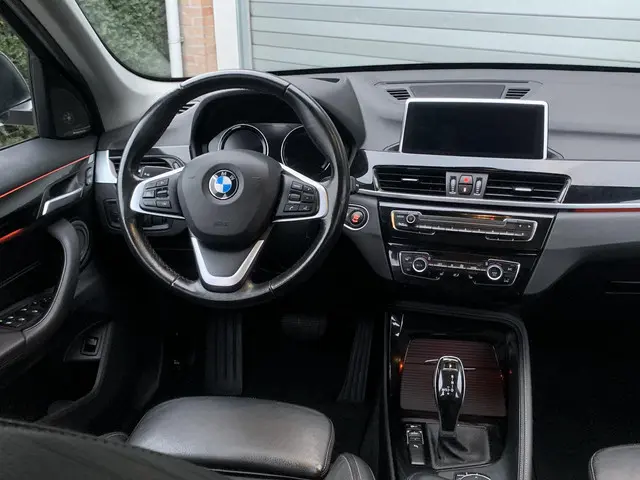 BMW X1 sDrive20i Orange Edition II 2018 Benzine 17