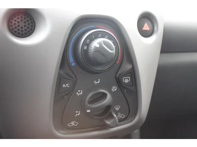 Peugeot 108 1.0 e-VTi Active Airco/Nap! 2020 Benzine 12