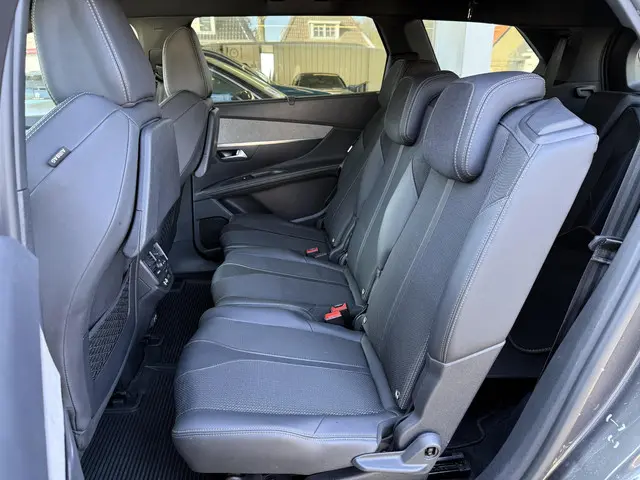Peugeot 5008 1.2T 130pk Automaat GT 2024 Benzine 9