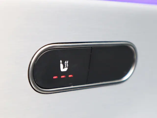 Mercedes-Benz A-Klasse 200 AMG Line 2022 Benzine 14