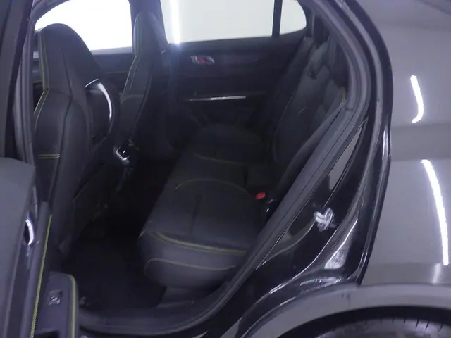 Lynk & Co 01 1.5 More 2025 Hybride Benzine 8