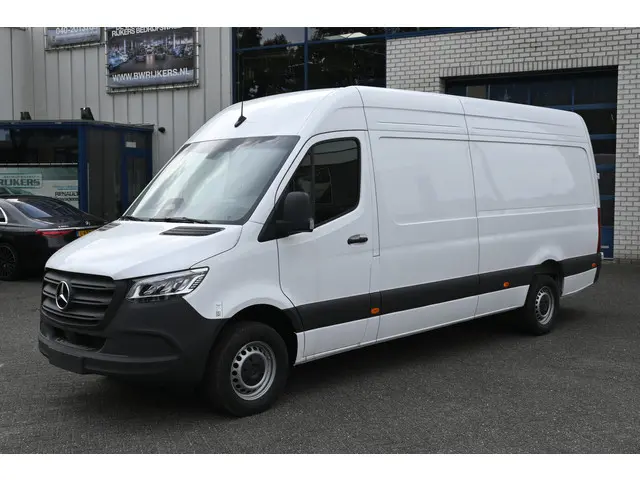 Mercedes-Benz Sprinter 317 CDI L3H2 Pro 2024 Diesel