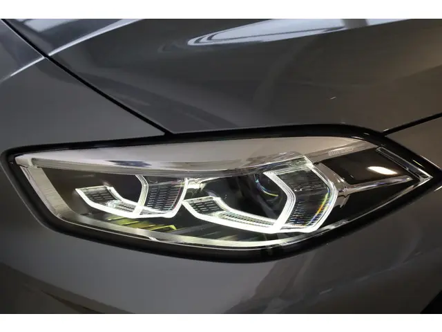 BMW 1 Serie 5-deurs 118i 2022 Benzine 25