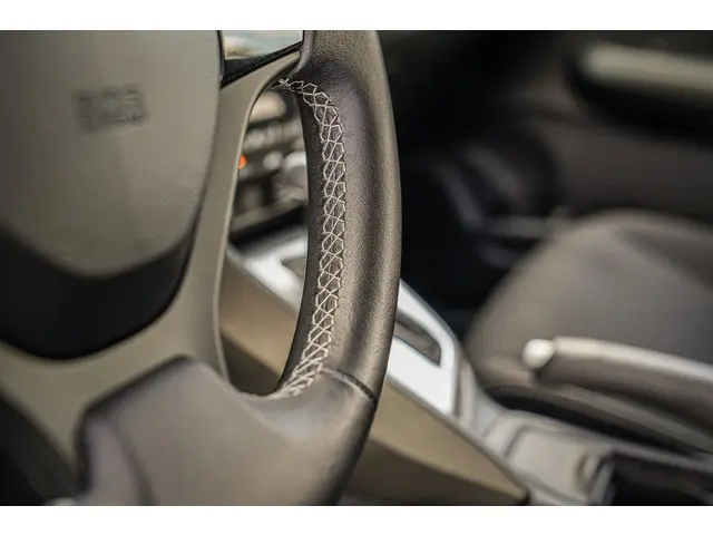 Honda Civic 1.8i VTEC ELEGANCE - SPORT 2016 Benzine 39