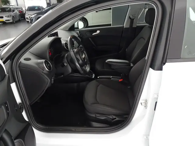 Audi A1 1.2 TFSI Sportback: 2014 Benzine 12