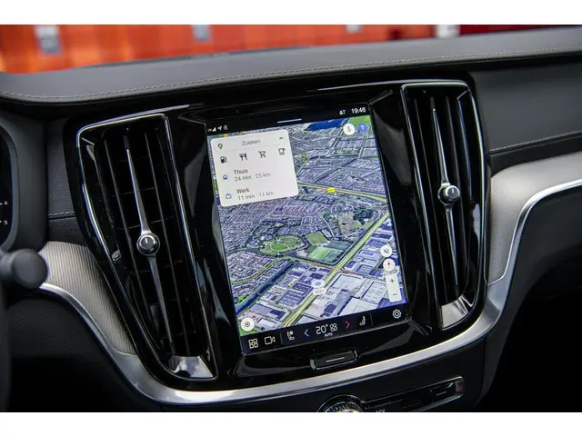 Volvo S60 2.0 B4 Ultimate Dark 2023 Benzine 18