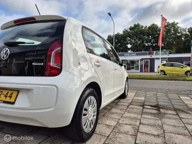 Volkswagen up! 1.0 move up! BlueMotion 2014 Benzine 35