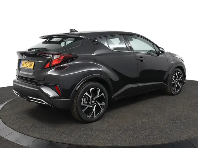 Toyota C-HR 2