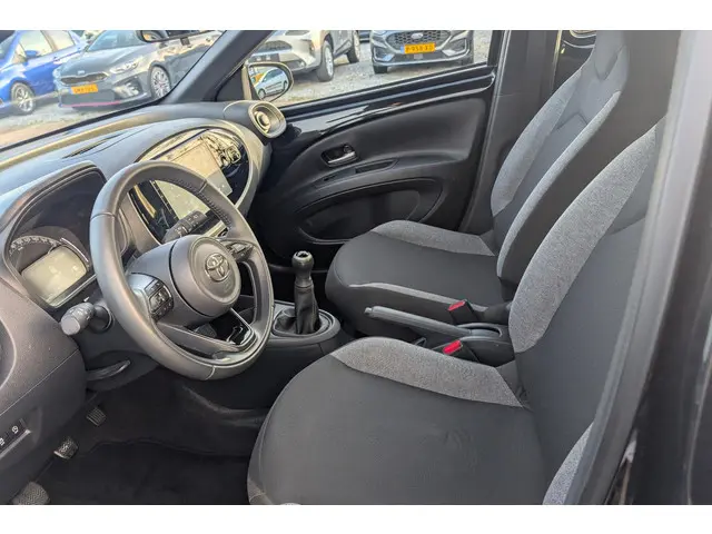 Toyota Aygo X 1.0 VVT-i MT Play 2024 Benzine 15