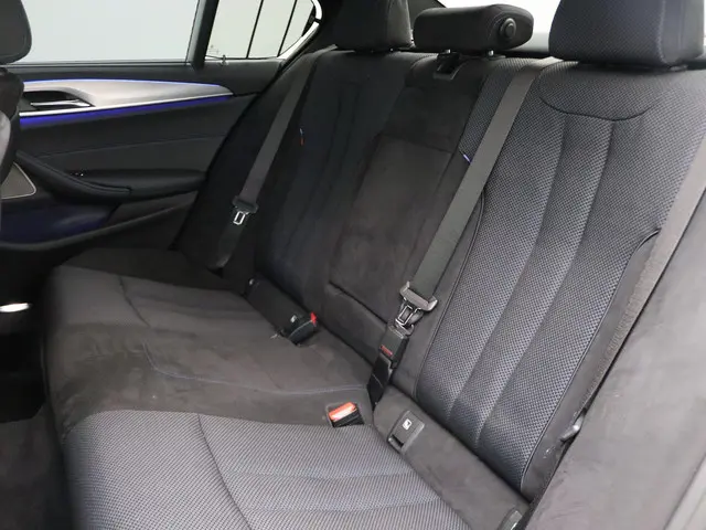 BMW 5 Serie Sedan 540i 2022 Benzine 29