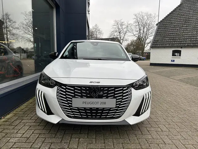 Peugeot 208 1.2 Turbo 100 PK Allure 2024 Benzine 44