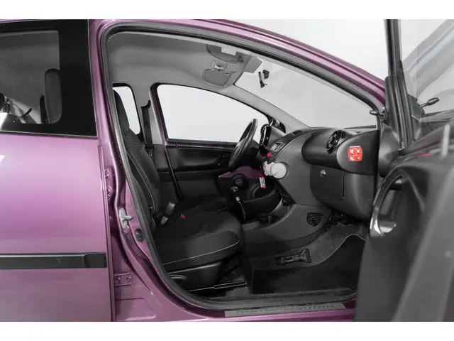 Peugeot 107 1.0 Envy 2013 Benzine 8