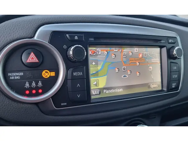 Toyota Yaris 1.0 VVT-i Aspiration 2012 Benzine 10
