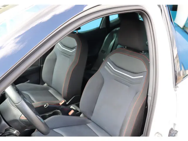 SEAT Arona 1.0 EcoTSI Style Business Connect 2024 Benzine 4