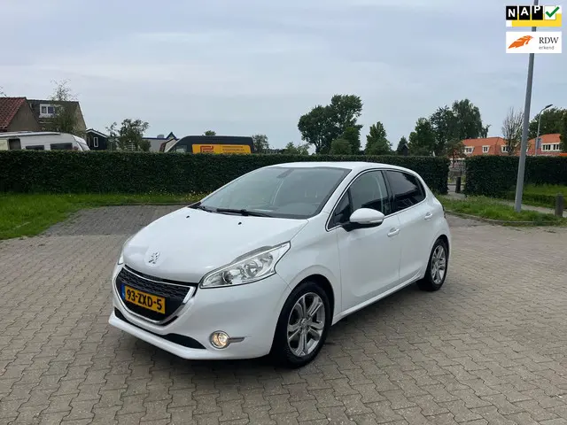 Peugeot 208 1.2 VTi Allure 2013 Benzine