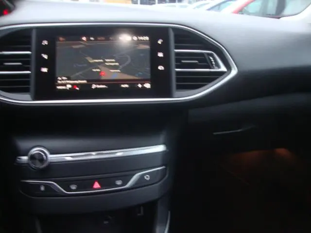 Peugeot 308 SW 1.5 BlueHDi Allure ( 6VER +NAVI ) 2018 Diesel 20