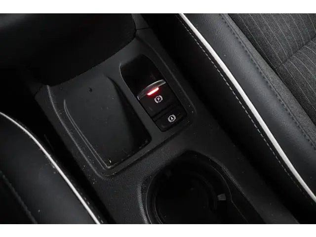 Renault Clio 1.3 TCe 130pk EDC Intens 2020 Benzine 24