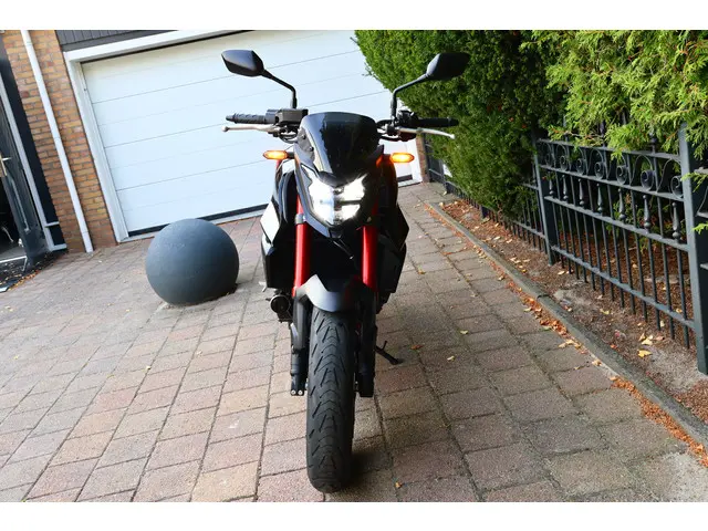 Honda CB 750 HORNET | CB 750 ABS 2024 Benzine 11