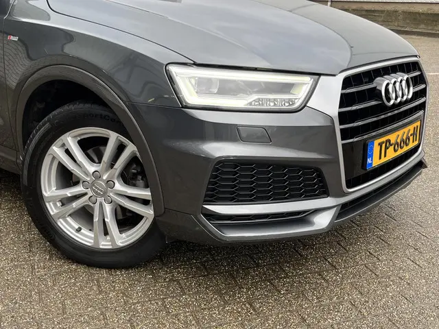 Audi Q3 1.4 TFSI CoD Sport Advance Sport 2018 Benzine 33