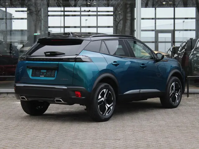 Peugeot 2008 1.2 Hybrid 145 GT 2026 Hybride Benzine 6