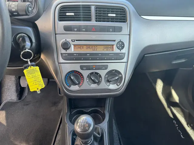 Fiat Punto 1.2 69cv Pop 2012 Benzine 6