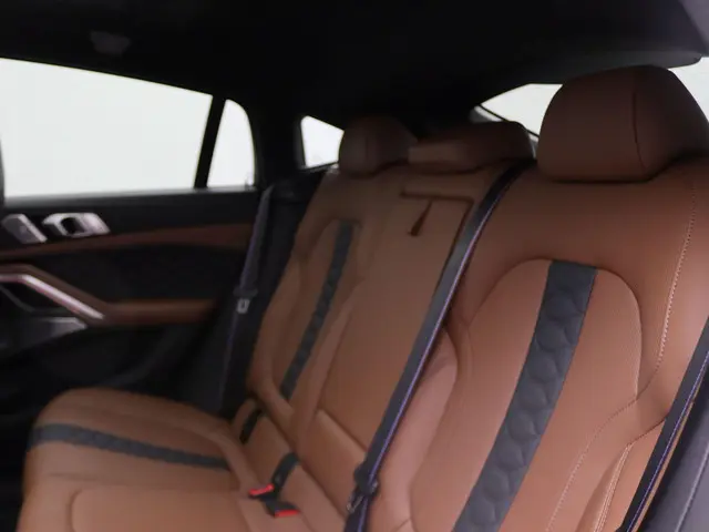 BMW X6 M Competition 2022 Benzine 28