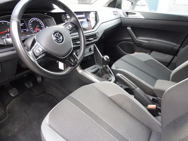 Volkswagen Polo 1.0 TSI Highline 2021 Benzine 29