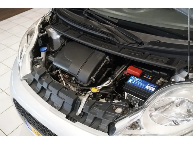 Peugeot 107 1.0 2013 Benzine 14