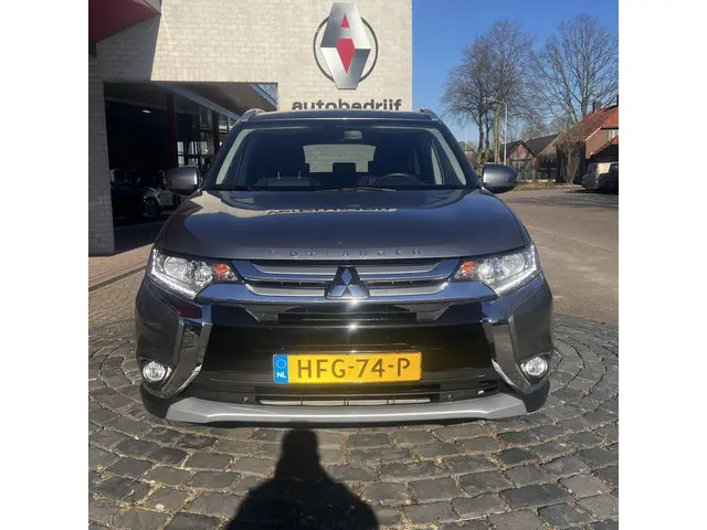 Mitsubishi Outlander 2.0 Business Edition 2018 Benzine 24
