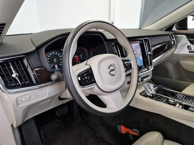 Volvo S90 2.0 T8 AWD Inscription 2019 Hybride Benzine 16