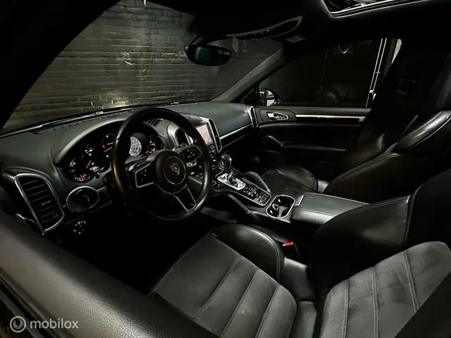 Porsche Cayenne 3.0 D Platinum Edition 2017 Diesel 12