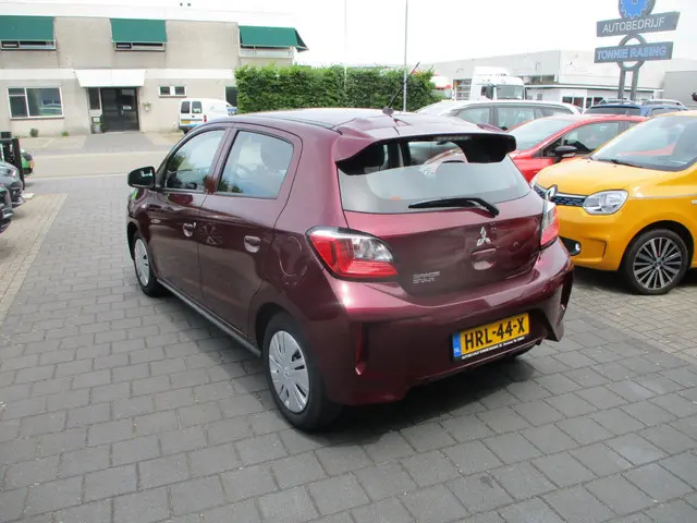 Mitsubishi Space Star 1.2 Cool+ 2022 Benzine 2