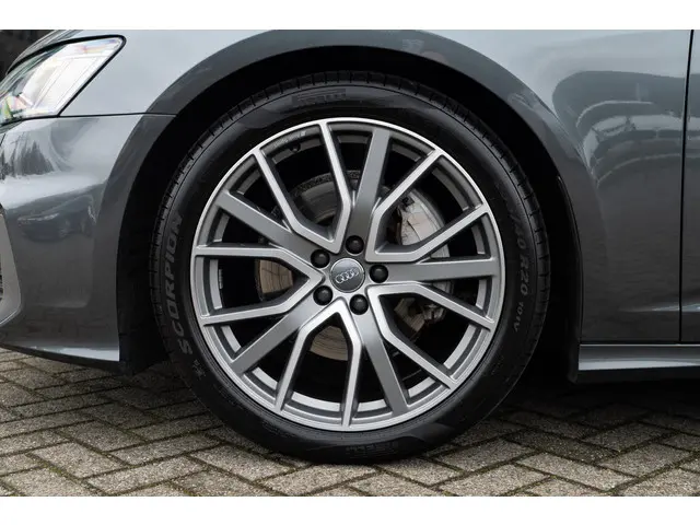 Audi A6 Avant 45 TFSI Sport S line edition 2019 Benzine 9