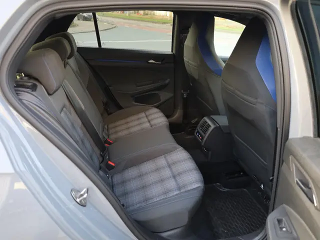 Volkswagen Golf GTE 1.4 PHEV 2021 Hybride Benzine 37