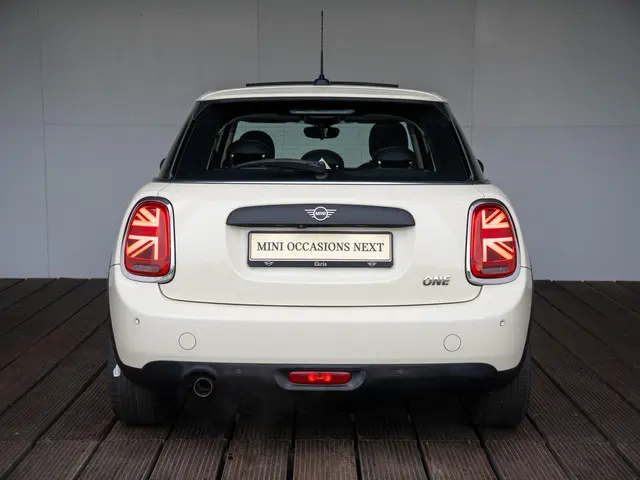 MINI 5-Deurs One 2019 Benzine 5