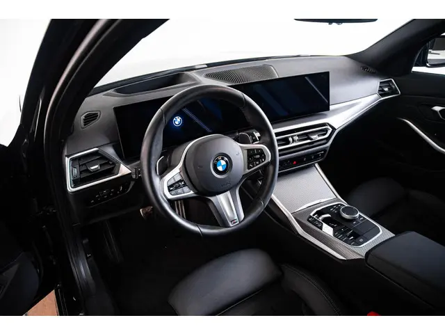 BMW 3 Serie Touring 330i 2023 Benzine 15