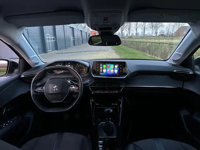 Peugeot 208 1.2 PureTech Allure 2022 Benzine 14