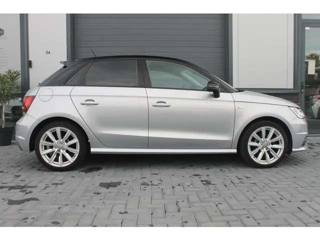 Audi A1 Sportback 1.0 TFSI Pro Line 2018 Benzine 5
