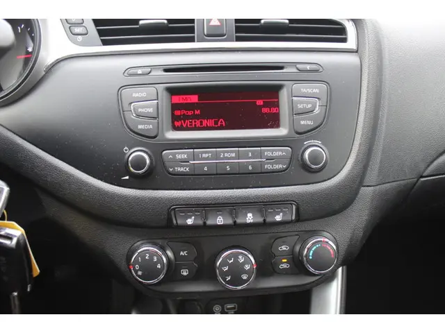 Kia cee'd 1.4 MPi ComfortLine Plus 2016 Benzine 15