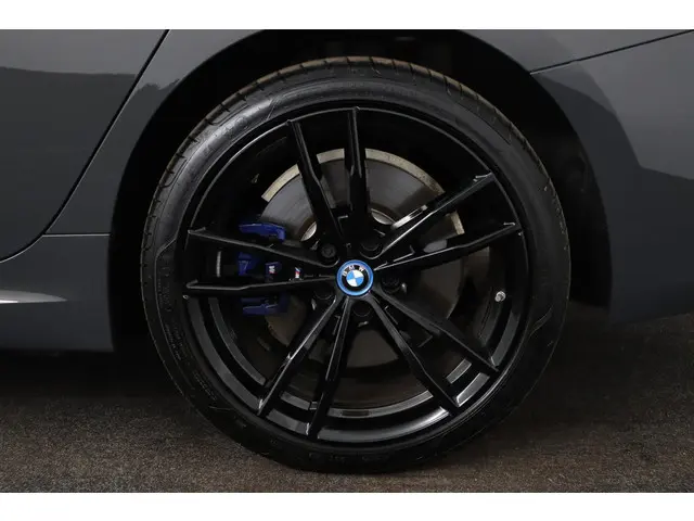 BMW 3 Serie 320e 2024 Hybride Benzine 30