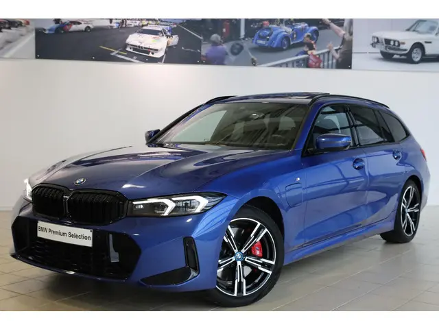 BMW 3 Serie Touring 330e 2024 Hybride Benzine 31