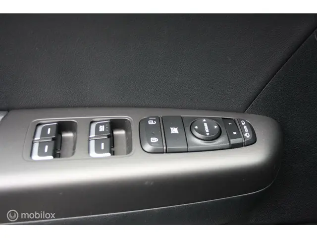 Kia Sportage 1.6 T-GDI Panoramadak, trekhaak 2021 Benzine 17