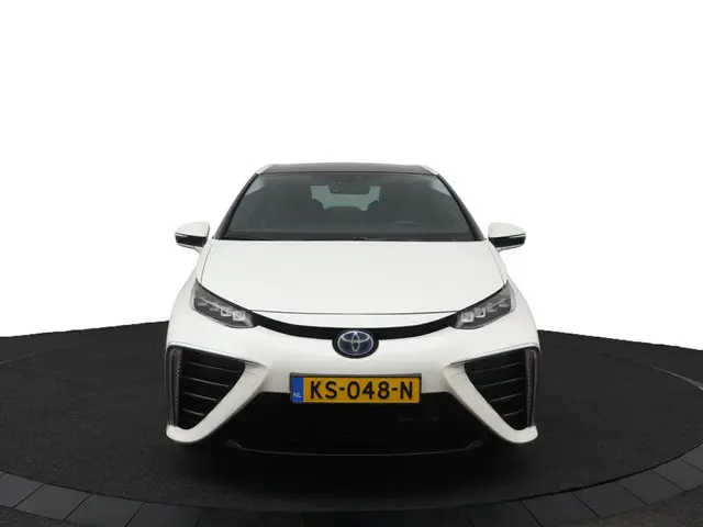 Toyota Mirai FCV Executive 2016 Waterstof 16