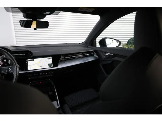 Audi A3 Limousine 35 TFSI 3x S-Line 150PK 2023 Benzine 31